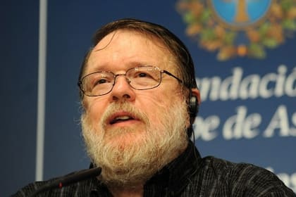 Ray Tomlinson en 2009, al recibir el premio Príncipe de Asturias. Murió en 2016 a los 74 años