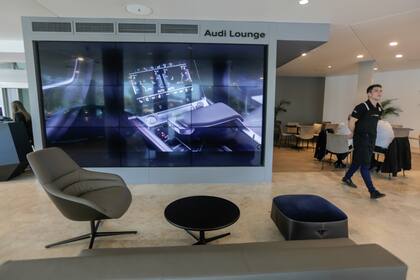 La gran pantalla en donde se puede personalizar el modelo de Audi que la persona desee