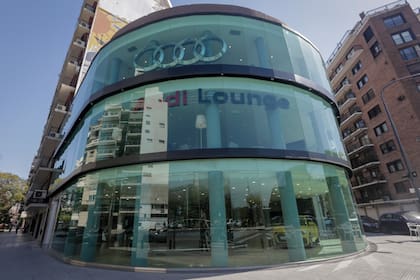 Reabrió para el público en general en icónico café en la esquina de Figueroa Alcorta y Tagle