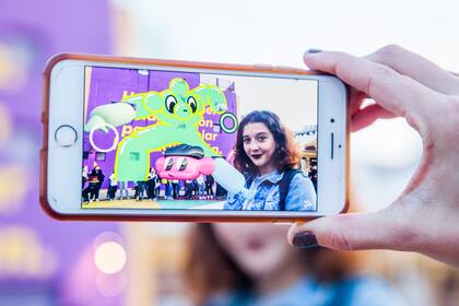 El mural del frente del edificio del Centro Cultural Recoleta