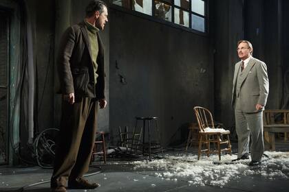 Incidente en Vichy se puede ver en Teatrix