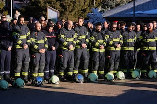 Realizan misa para las víctimas del incendio en un bar en la estación alpina suiza de Crans-Montana
