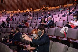 Después de 246 noches, el Teatro San Martín volvió a levantar el telón