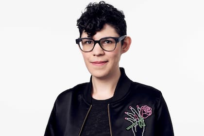 Rebecca Sugar, la showrunner de Steven Universe, con su look anterior antes de empezar la aventura de la película