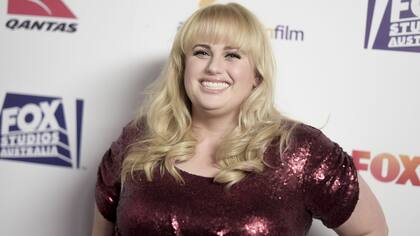 Rebel Wilson confesó que también sufrió acosos en Hollywood