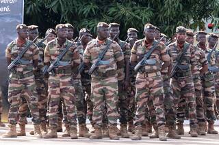 Rebeldes capturan campamento militar clave en el norte de Mali tras retirada de soldados
