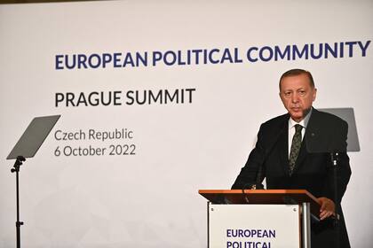 Recep Tayyip Erdogan, en su discurso en la cumbre en Praga. (Michal Cizek / AFP)