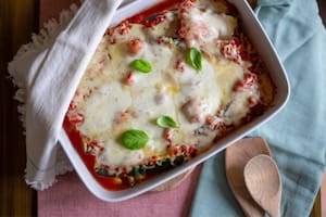 Receta mediterránea de tomates con queso fácil y rápida