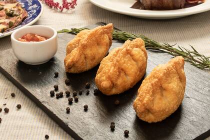 Recetas de las empanadas fritas de lomo cortado a cuchillo.