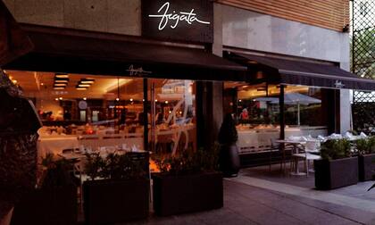 Recetas familiares e ingredientes de estación se combinan para hacer las mejores brochettes en Figata