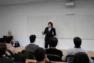 Malestar entre docentes de Udesa por la presencia de Milei a una semana de la marcha federal
