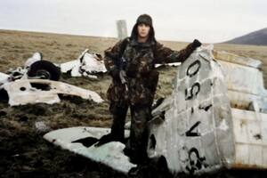 Llegan al país los restos de un avión argentino derribado en Malvinas