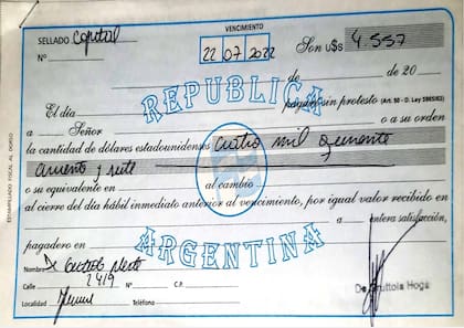 Recibo del dinero de uno de los damnificados, firmado por Néstor de Gruttola