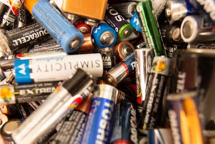 reciclaje de aceite, pilas y aparatos electrónicos
