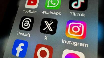 Recientemente Facebook se ha hecho con otras plataformas o ha intentado copiarlas