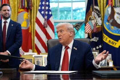 Recientemente, Trump anunció nuevos aranceles para las importaciones de madera; gabinetes de cocina, tocadores de baño y muebles tapizados
(AP Foto/Alex Brandon)