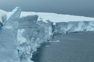 Los desalentadores hallazgos de un grupo de científicos en el “glaciar del fin del mundo”