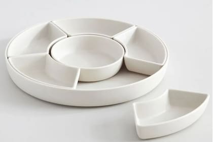 El recipiente para alimentos de Aldi sale más de US$45 menos que en Pottery Barn (Pottery Barn)