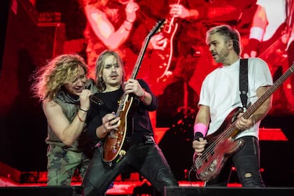 Recital, beso, foto viral y final impensado: la "historia de amor" en pleno show de Airbag que terminó de la peor manera