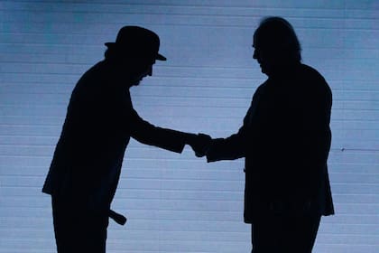 Recital de Sabina y Serrat en el Movistar Arena