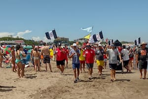 En plena temporada, un paro de guardavidas genera alarma en Necochea y Quequén