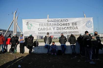 Los militantes de Carga y Descarga, el gremio que tiene representación hoy en los centros de Mercado Libre