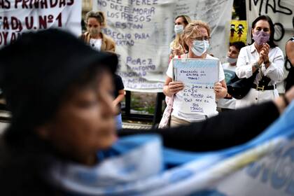 Reclamos por la presencialidad en las escuelas frente al Palacio de Tribunales