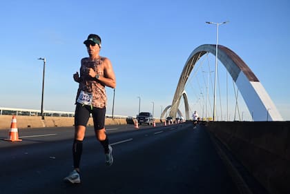 Reclutaron a 94 corredores extremos, de entre 35 y 50 años; cada uno había completado al menos cinco maratones o dos ultras