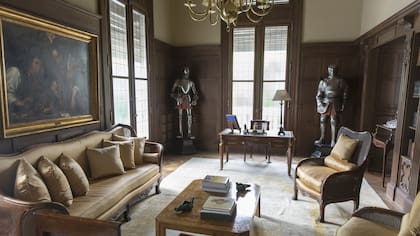 El embajador de Brasil, Sérgio França Danese, vive en el segundo y tercer piso y reserva la planta baja y el piano nobile (primer piso) para cócteles y ceremonias protocolares