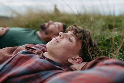 Reconocer qué vínculos, hábitos o pensamientos generan desgaste es un paso esencial