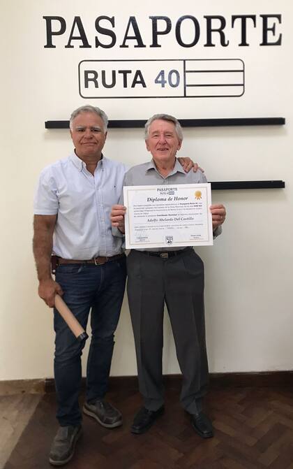 Récord. Adolfo "Buby" del Castillo completó la ruta 40 en moto a los 80 años.