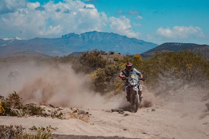 Recorrer paisajes increíbles del país en moto: tendencia en alza de varias empresas del rubro.