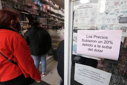 Recorrida por comercios zona Once por aumento de precios