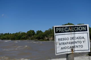 Revocan el embargo multimillonario contra la Provincia por la contaminación “aberrante” en el Río de la Plata