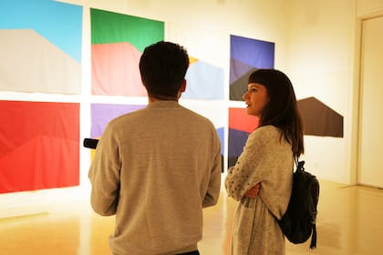Recorrido armado y transporte gratuito: no hay excusa para perderse los circuitos que llevan a disfrutar de las mejores galerías de arte de Buenos Aires.