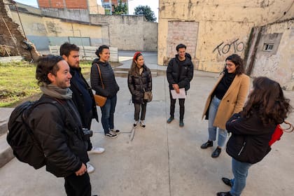 Recorrido de la zona sur junto al arquitecto argentino Brian Kohan, investigador de la Universidad de Harvard, que trabaja en proyectos junto al CEEU