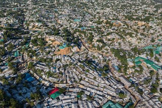 Recortan ayuda alimentaria a cientos de miles de refugiados rohinyas en campamentos de Bangladesh