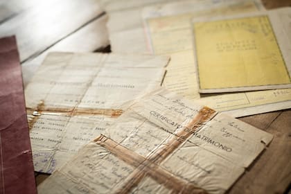 “Recuerdo que abría libros de bautismos y defunciones que casi se desarmaban al pasar las hojas. Así llegamos hasta el año 1558. Fue un momento inolvidable”