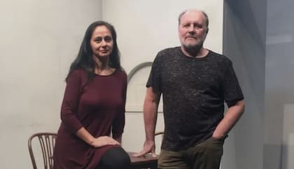 “Recuerdo que leer frente a la clase era una tortura, y en los actos escolares anhelaba no participar. Solo me sentía cómoda en la invisibilidad”.