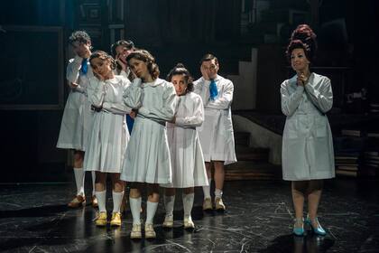 Recuerdos a la hora de la siesta recobra el mundo de María Elena Walsh