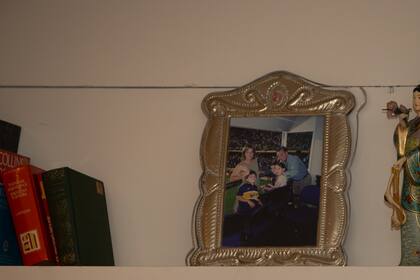 Recuerdos de La Bombonera se mantienen en la casa.