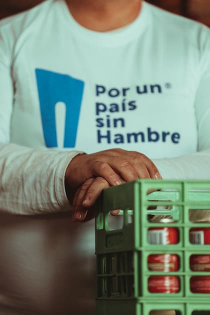 Recuperan alimentos descartados por razones comerciales o estéticas y los distribuyen en casi 5000 organizaciones sociales de todo el país