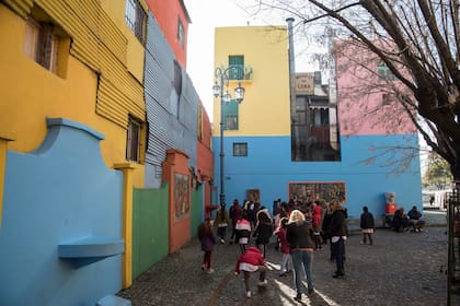 Rojo, azul, amarillo, verde, algunos de los colores que Benito Quinquela Martín plasmó en el barrio de La Boca