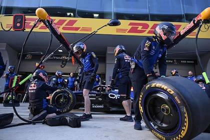 Red Bull ensaya una parada con el auto de Isack Hadjar en China, donde la Fórmula 1 desarrolla la segunda fecha de la temporada.