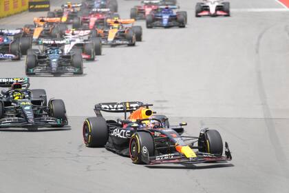 Red Bull Racing's Dutch driver Max Verstappen leads at the start of the 2023 Canada Formula One Grand Prix at Circuit Gilles-Villeneuve in Montreal, Canada, on June 18, 2023. (Photo by Geoff ROBINS / AFP)
