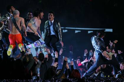 Red Hot Chili Peppers, también protagonistas