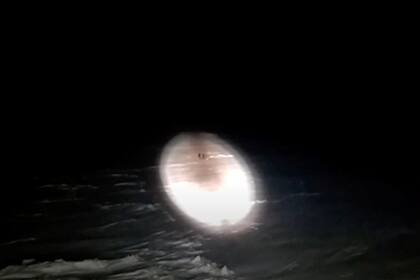 Flotaron sobre un pedazo de hielo durante 24 horas y estuvieron a merced de las bajas temperaturas, que descendieron hasta los 35 grados bajo cero