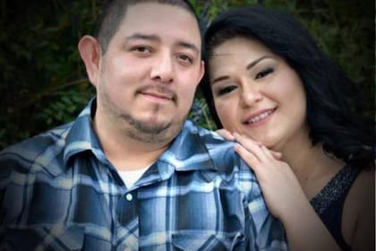 Mayra y su esposo en una fotografía de marzo de 2020
