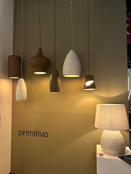 Redondos, cuadrados, irregulares u orgánicos: la diversidad de formas en el pabellón de iluminación demuestra que la creatividad va mucho más allá de las cuatro líneas.