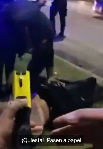 Redujeron a la hermana de la víctima luego de que se lanzara contra los uniformados